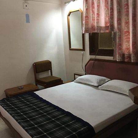 Hotel Grg Вадодара Екстер'єр фото