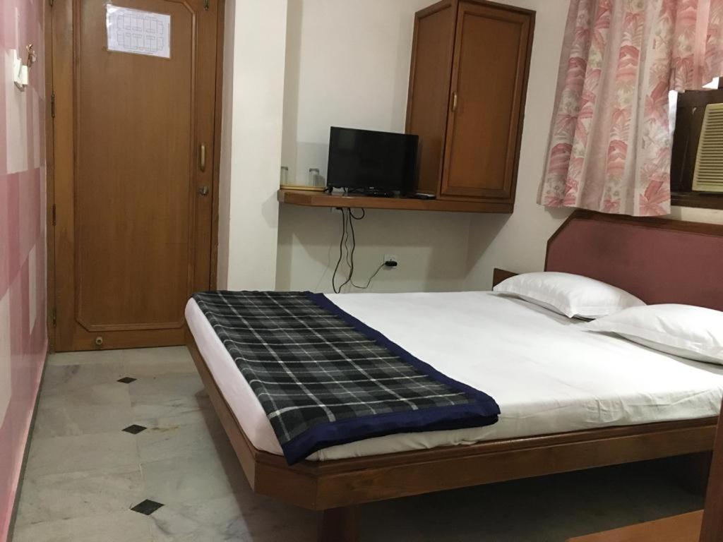 Hotel Grg Вадодара Екстер'єр фото
