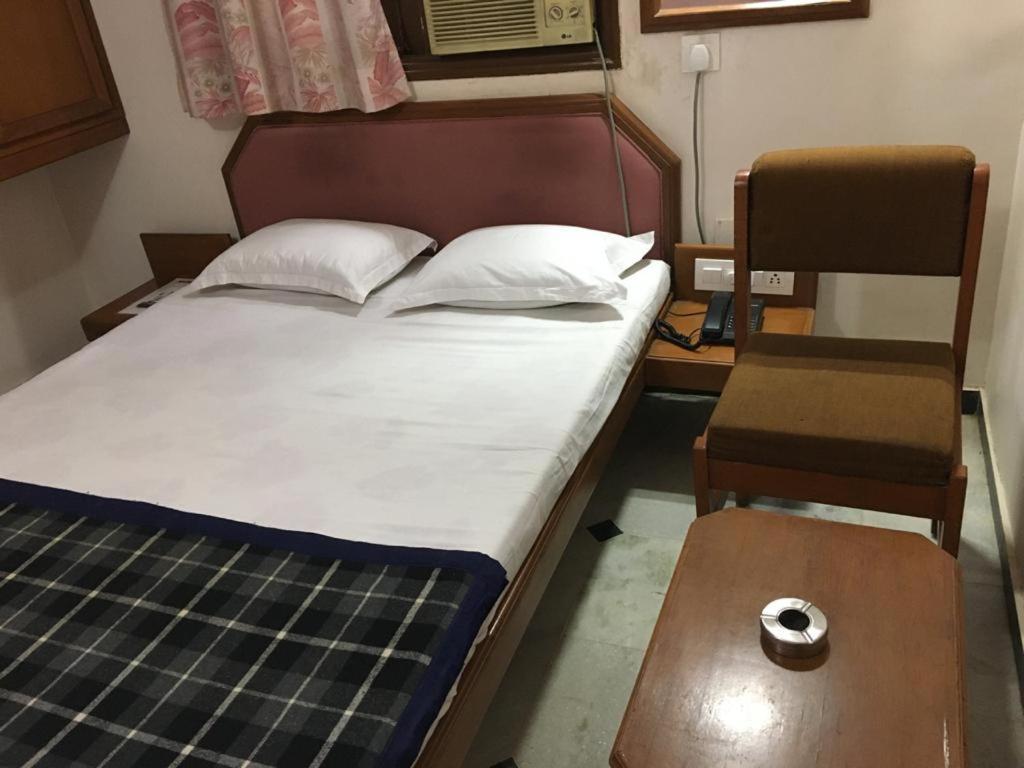 Hotel Grg Вадодара Екстер'єр фото