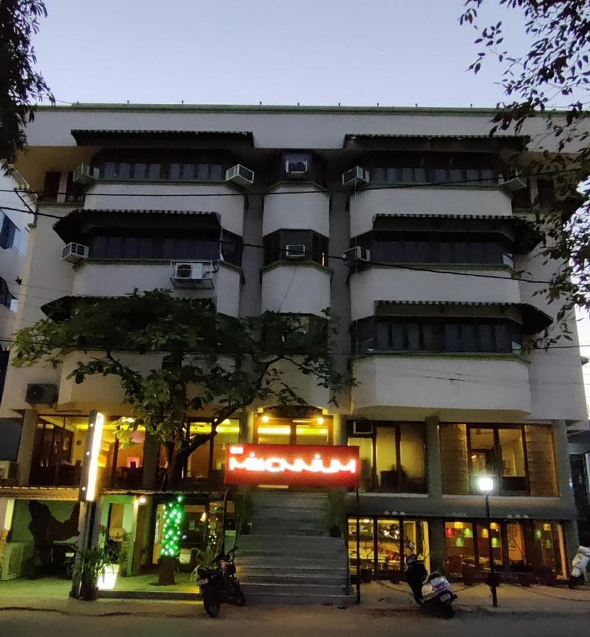 Hotel Grg Вадодара Екстер'єр фото